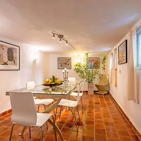 Villa Rafaleta By